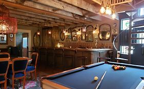 Birdcage Saloon